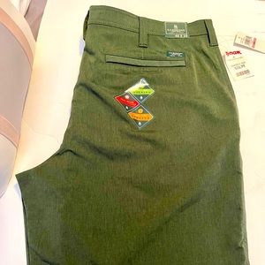Mens NWT G.H. Bass shorts size 40
